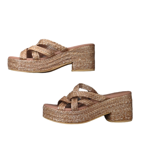 Matisse Shoes - Beach platform straw sandals size 9 Raffia Sandals